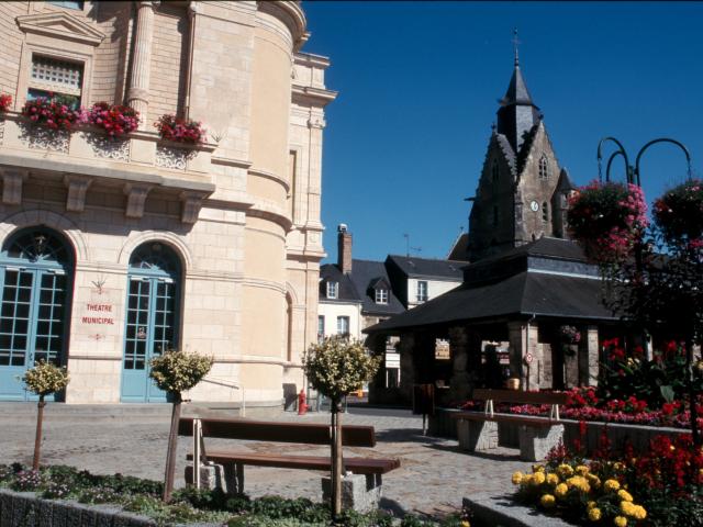 Mamers. Théâtre. Halles. St Nicolas