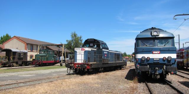 Trains en gare de Beillé